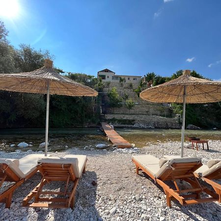 River Escape Villa - Private Beach, Scenic View & Bbq Tepelene Exteriör bild