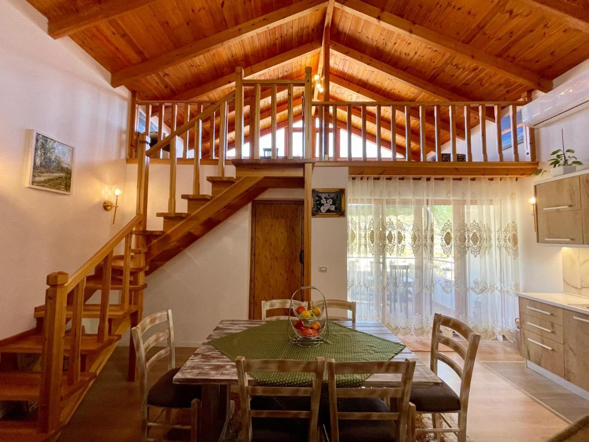 River Escape Villa - Private Beach, Scenic View & Bbq Tepelene Exteriör bild