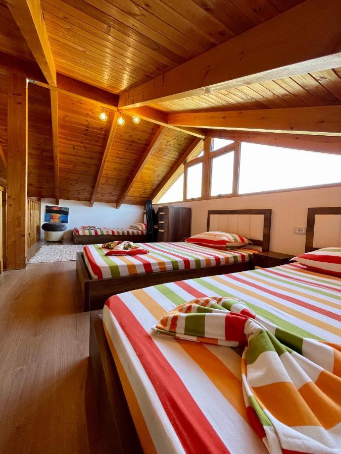 River Escape Villa - Private Beach, Scenic View & Bbq Tepelene Exteriör bild