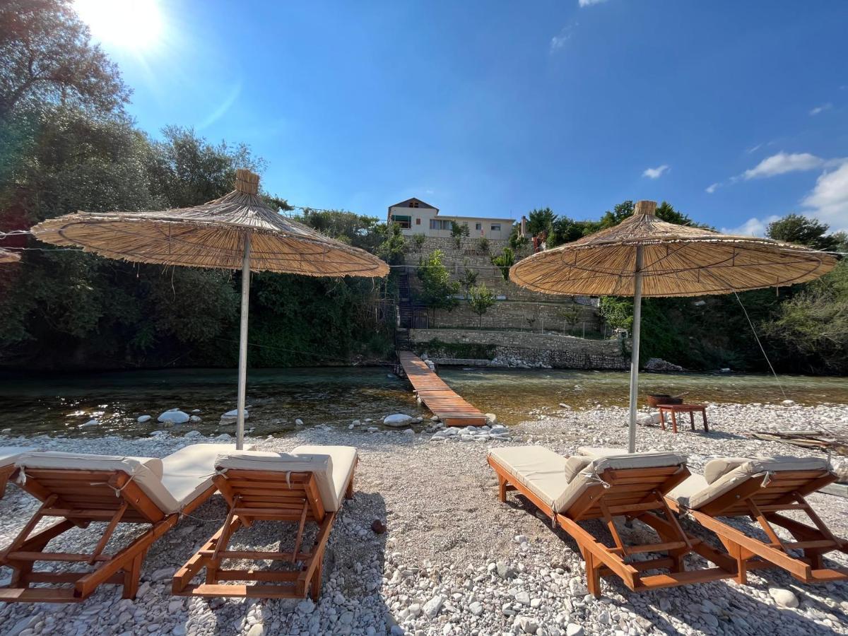 River Escape Villa - Private Beach, Scenic View & Bbq Tepelene Exteriör bild