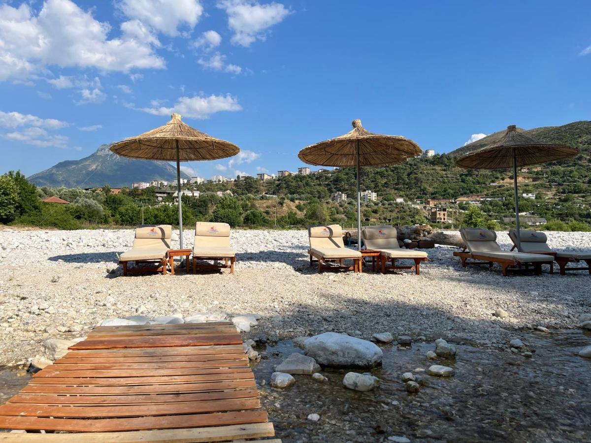 River Escape Villa - Private Beach, Scenic View & Bbq Tepelene Exteriör bild
